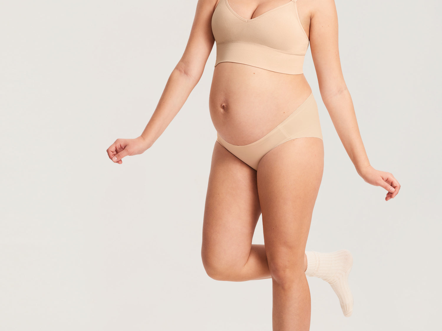 Women's Ribbed V Neck Nursing Bralette Beige @model_info:MOM4
