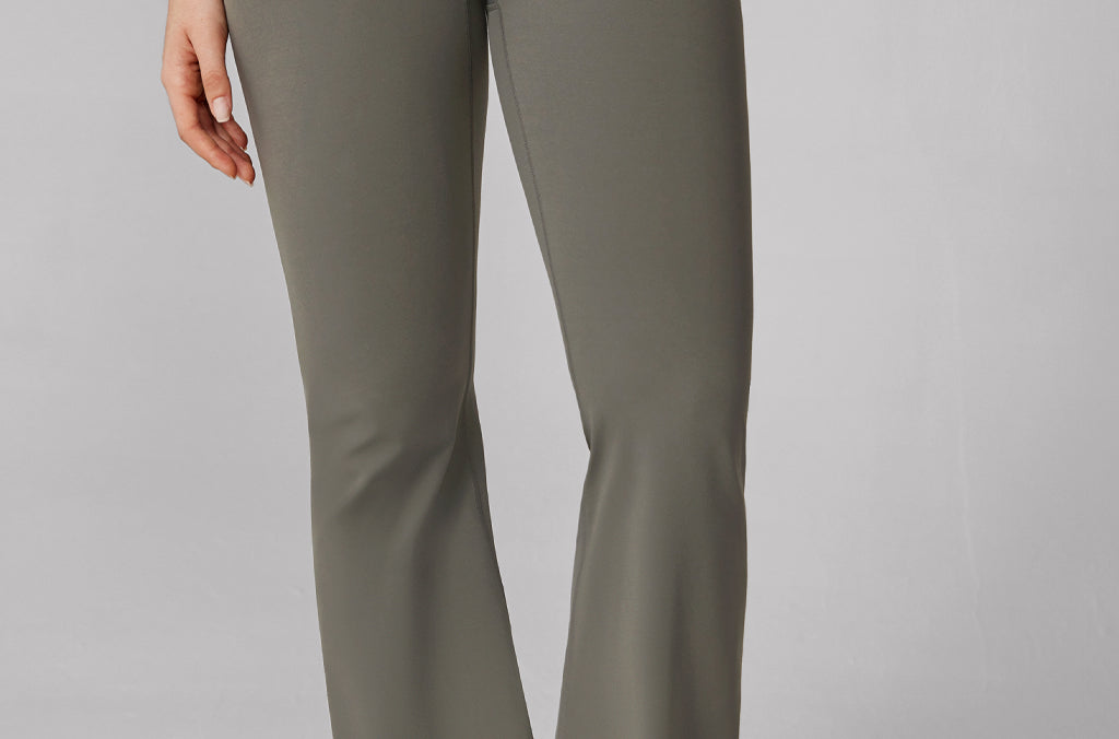 Women's Hugcurve No Front Seam Flare Leggings 31'' Smoked Green