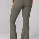 Women's Hugcurve No Front Seam Flare Leggings 31'' Smoked Green