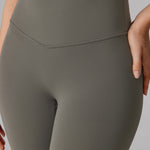 Women's Hugcurve No Front Seam Flare Leggings 31'' Smoked Green