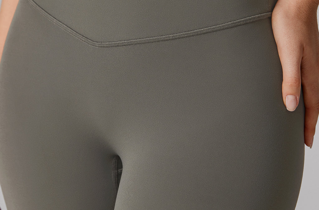 Women's Hugcurve No Front Seam Flare Leggings 31'' Smoked Green