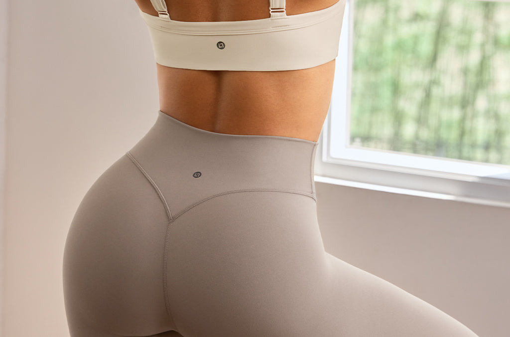 Women's Hugcurve No Front Seam Flare Leggings 31'' Creamy Latte