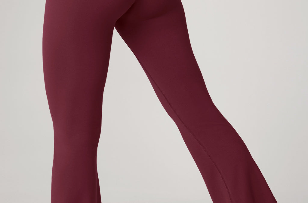 Women's Hugcurve No Front Seam Flare Leggings 31'' Blackberry