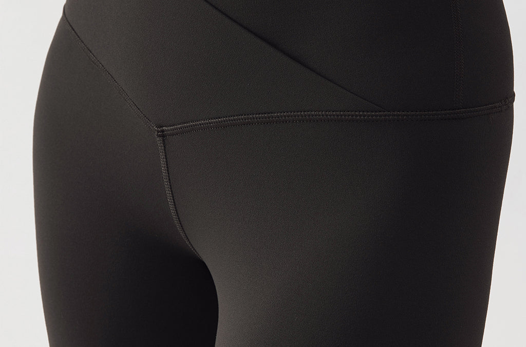 CRZ YOGA Women's V Cross Waist Flare Leggings 31'' Black