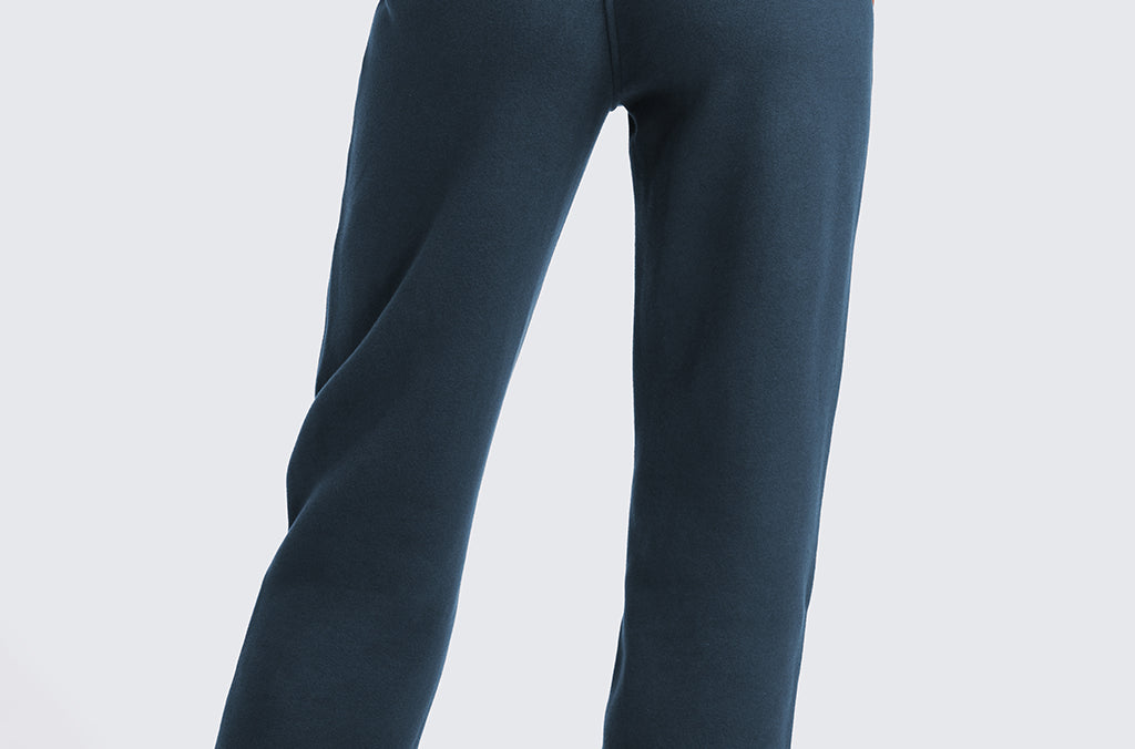 CRZ YOGA Women's Cotton Fleece Lined Sweatpants 28" Milky White