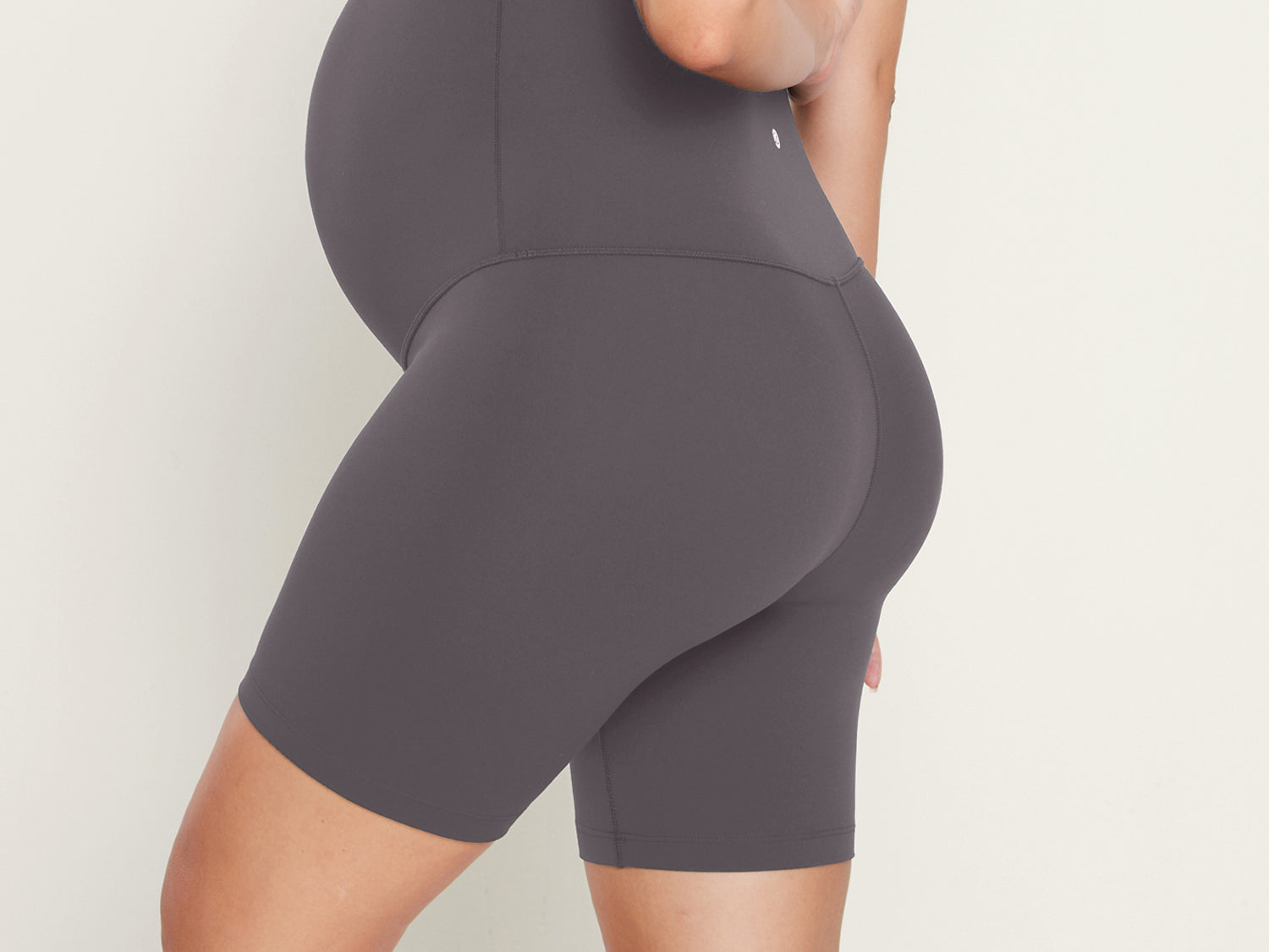 Women's Super High Waist Maternity Shorts 6" Coffee Brown